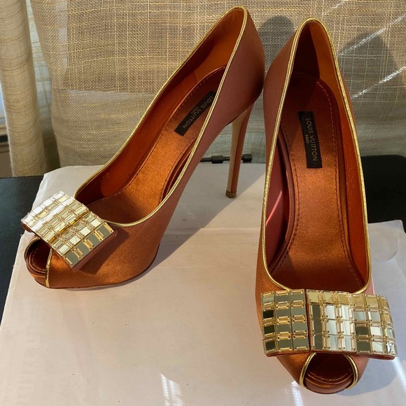 LOUIS VUITTON COPPER SATIN HEELS FABRIC PUMPS GOLD LEATHER 36.5-6 mules slip-on - Picture 1 of 11